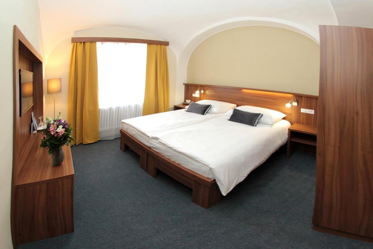 Hotel Baltaci Stary Zamek Napajedla Ngoại thất bức ảnh