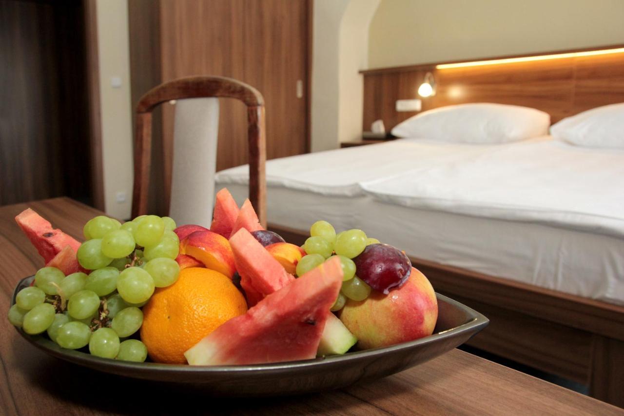 Hotel Baltaci Stary Zamek Napajedla Ngoại thất bức ảnh