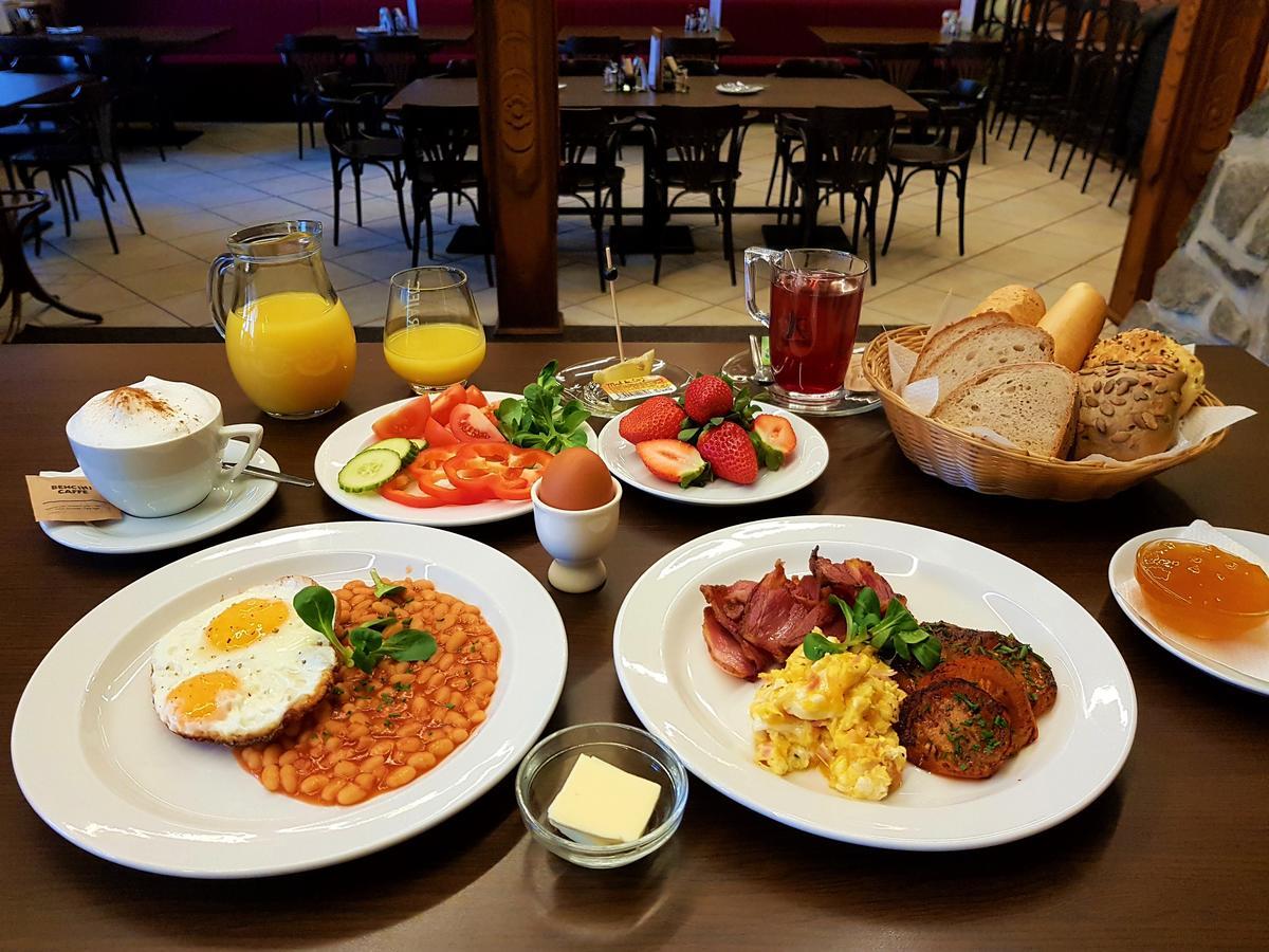 Hotel Baltaci Stary Zamek Napajedla Ngoại thất bức ảnh